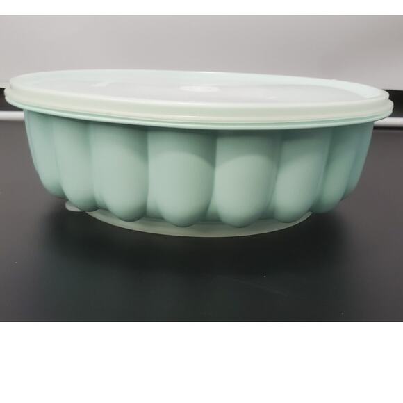 Vintage Tupperware Jel-N-Serve Blue W/Insert & Lid PRE-OWNED - Picture 1 of 5